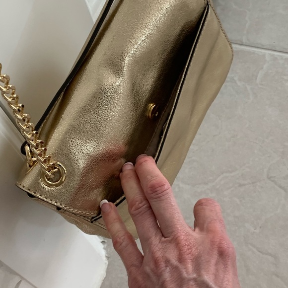 NEW CONDITION - MICHAEL KORS Shoulder/Crossbody Bag (Gold) - Picture 5 of 16